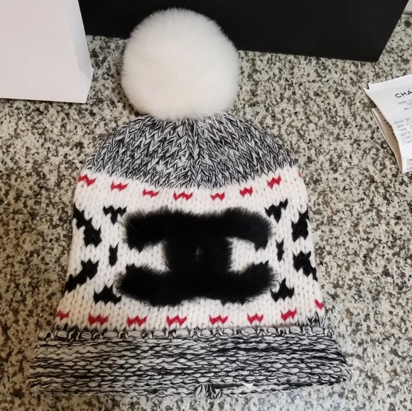 Chanel wool &Lamb Fur Pom-Pom Beanie - Picture 3 of 16